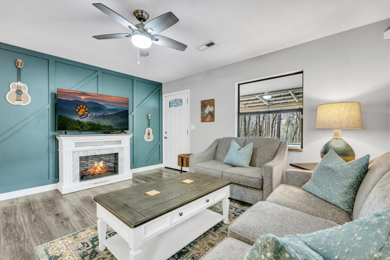 The Cozy Cove, Hot Tub, Wifi, 1089 Free Tickets Each Paid Day, Dollywood And More Sevierville Ngoại thất bức ảnh
