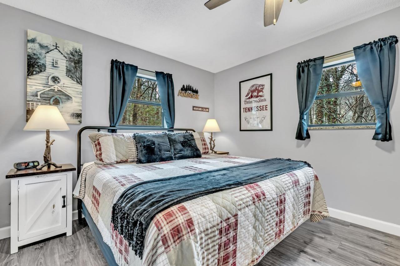 The Cozy Cove, Hot Tub, Wifi, 1089 Free Tickets Each Paid Day, Dollywood And More Sevierville Ngoại thất bức ảnh