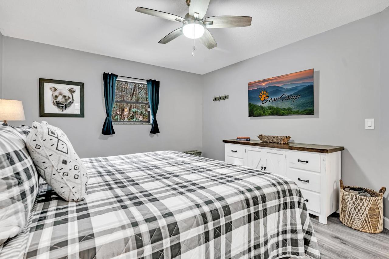 The Cozy Cove, Hot Tub, Wifi, 1089 Free Tickets Each Paid Day, Dollywood And More Sevierville Ngoại thất bức ảnh
