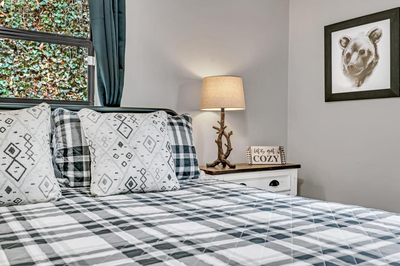 The Cozy Cove, Hot Tub, Wifi, 1089 Free Tickets Each Paid Day, Dollywood And More Sevierville Ngoại thất bức ảnh