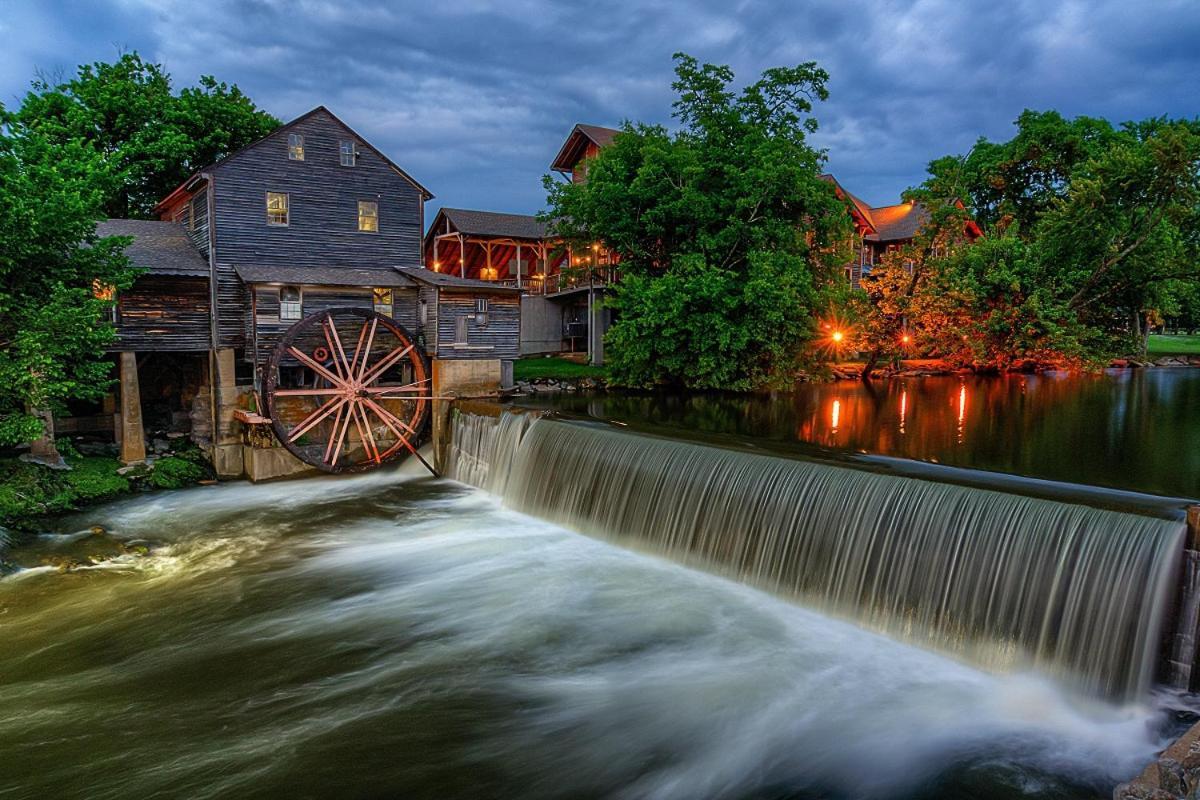 The Cozy Cove, Hot Tub, Wifi, 1089 Free Tickets Each Paid Day, Dollywood And More Sevierville Ngoại thất bức ảnh